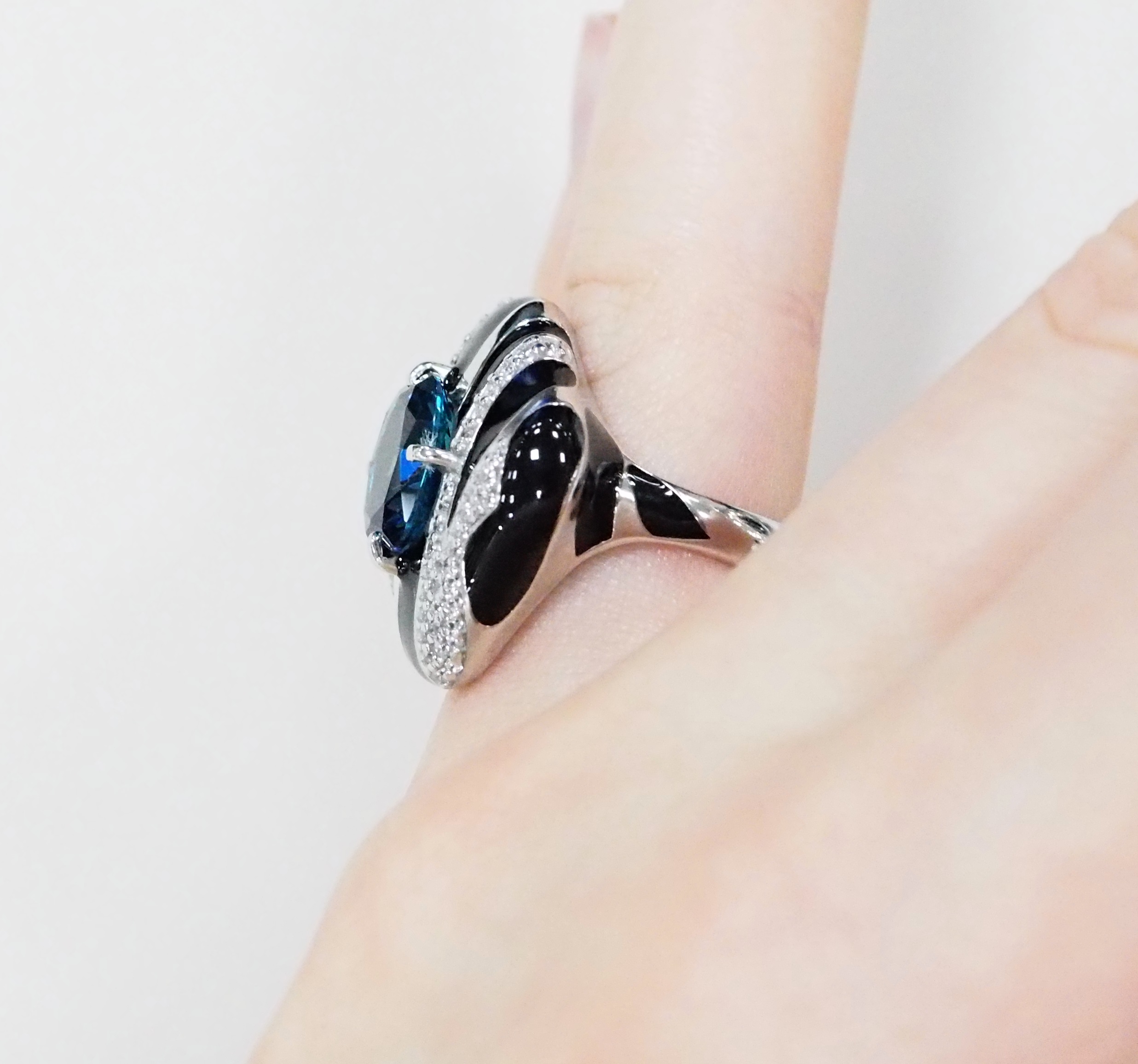 Серебряное кольцо с ситаллом